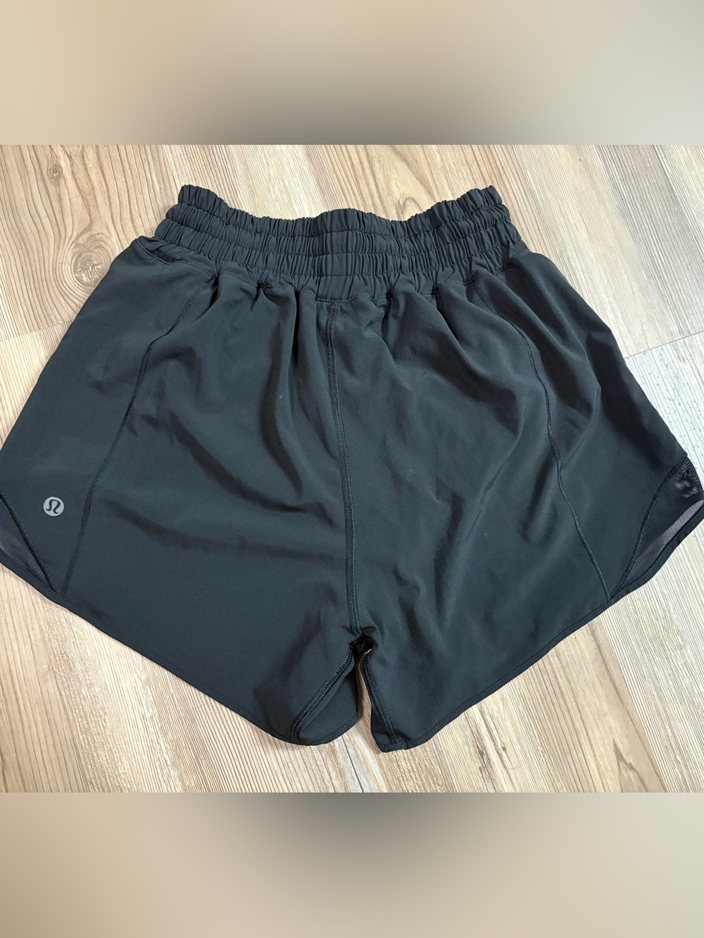 Lululemon Hotty Hot 4” High Rise sz 4 - Picture 3 of 3